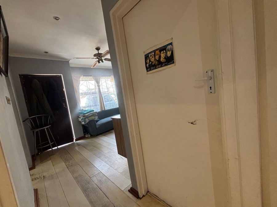 7 Bedroom Property for Sale in Beverly Park Western Cape